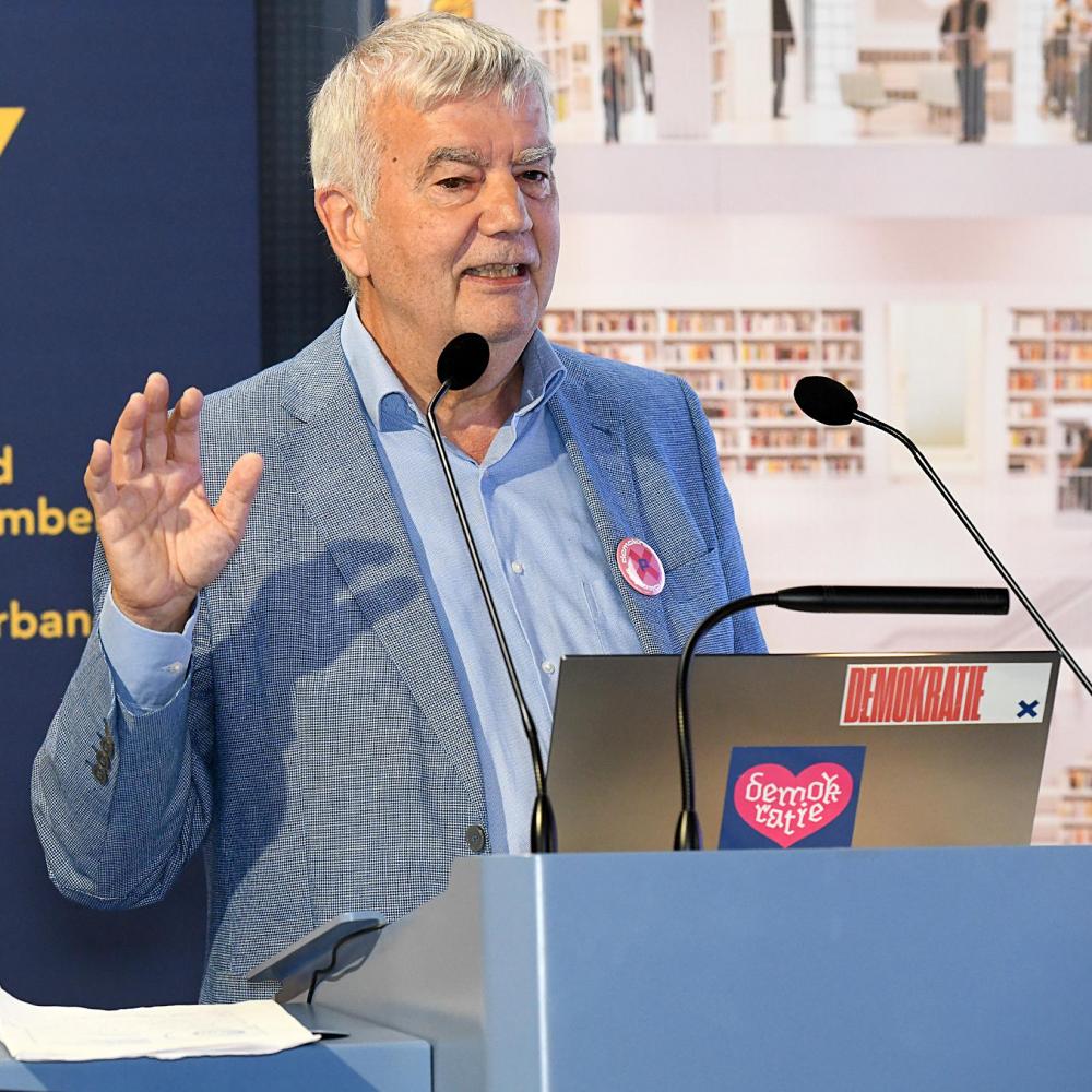 Demokratie und Politik in Bibliotheken